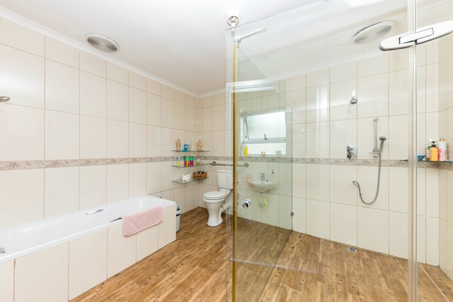 3 Bedroom Property for Sale in Heathfield Western Cape